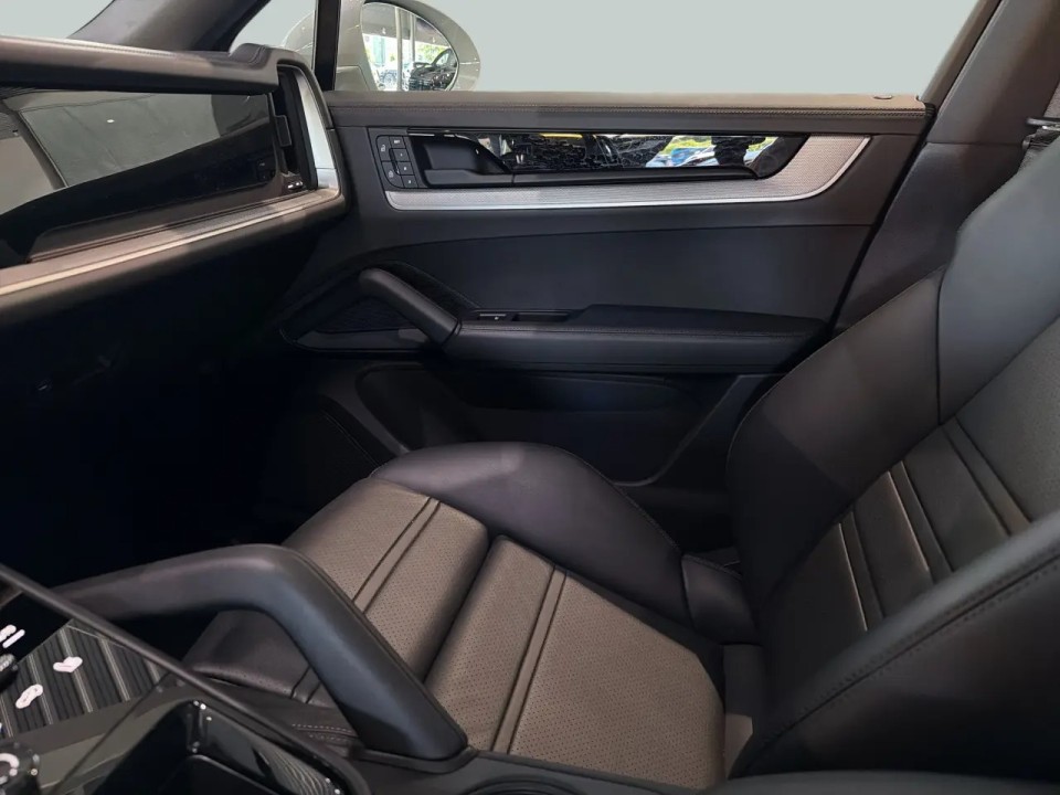 Porsche Cayenne Coupe - foto 18