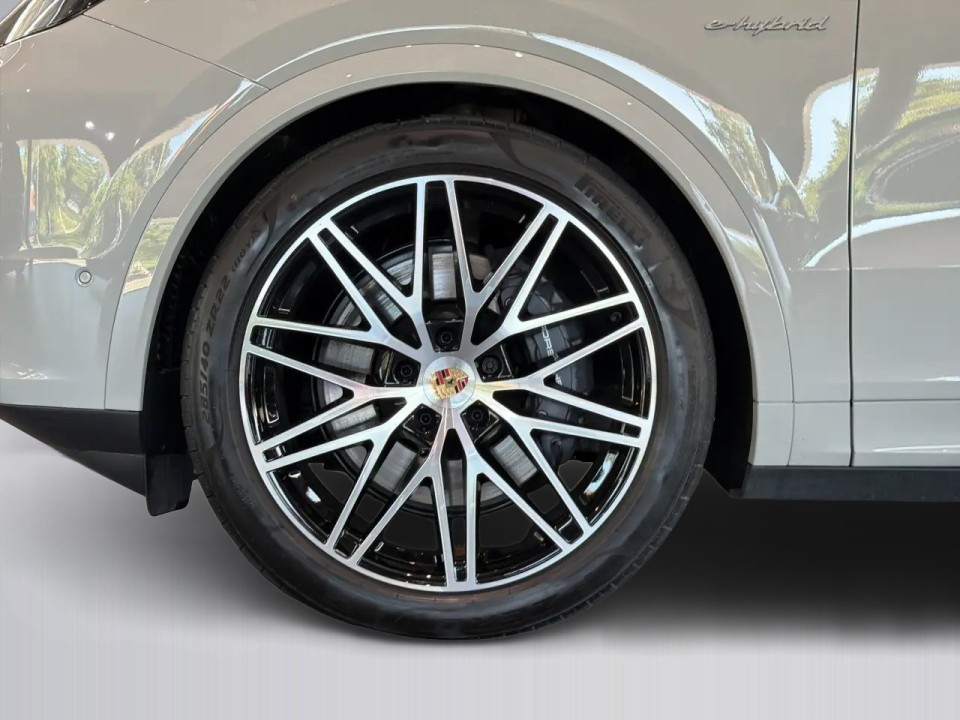 Porsche Cayenne Coupe - foto 31