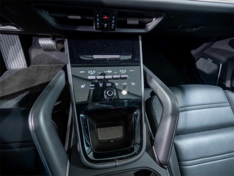 Porsche Cayenne Coupe E-Hybrid - foto 12