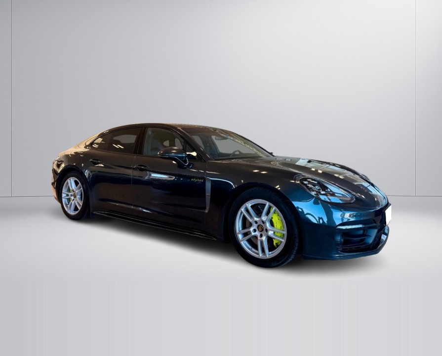Porsche Panamera 4 E-Hybrid Platinum Edition