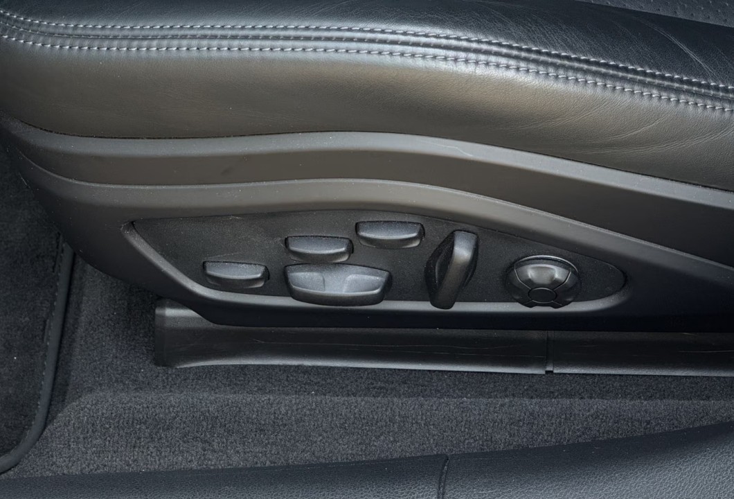 Porsche Panamera 4 Platinum Edition - foto 18