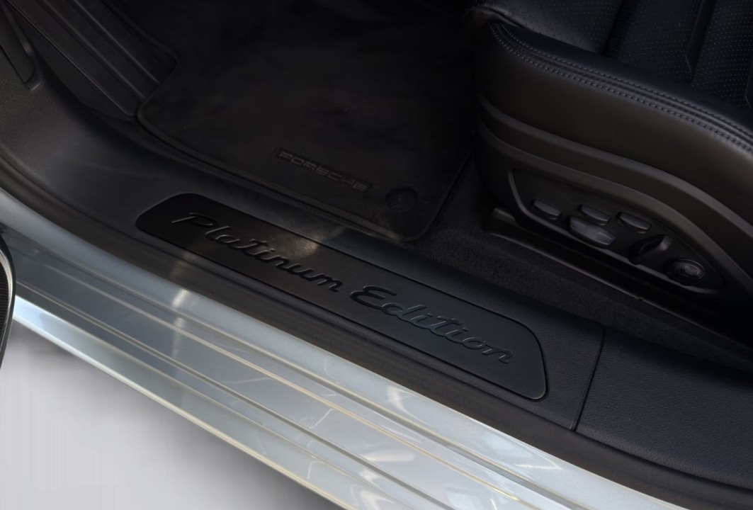Porsche Panamera 4 Platinum Edition - foto 21