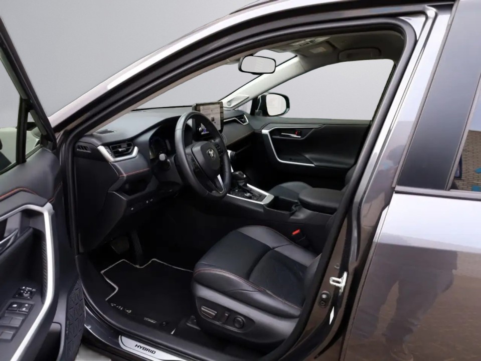 Toyota RAV4 - foto 13