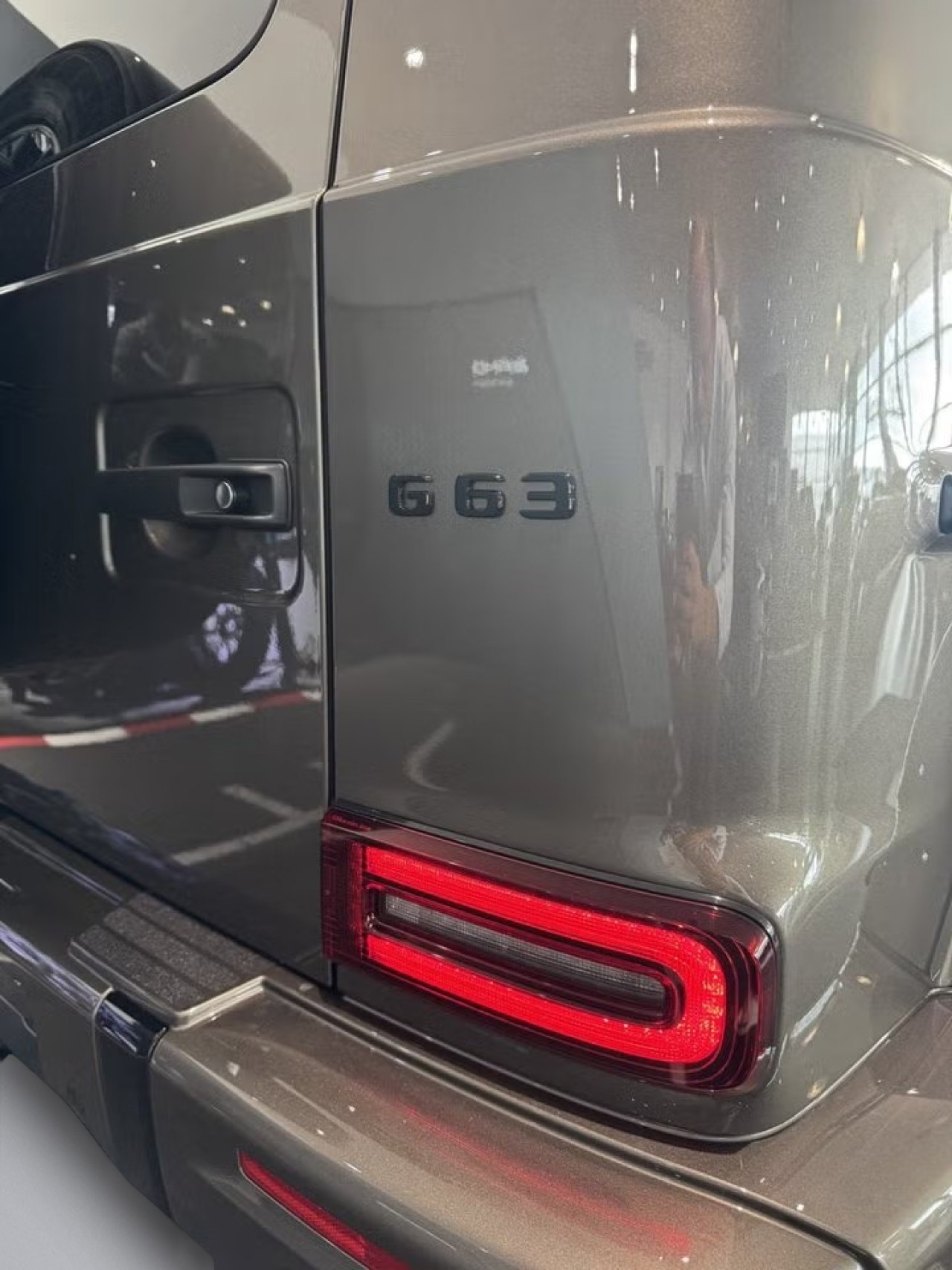 Mercedes-Benz G 63 AMG - foto 15