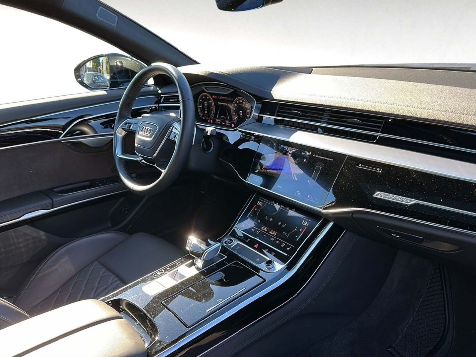 Audi A8 60 TFSIe Quattro - foto 9