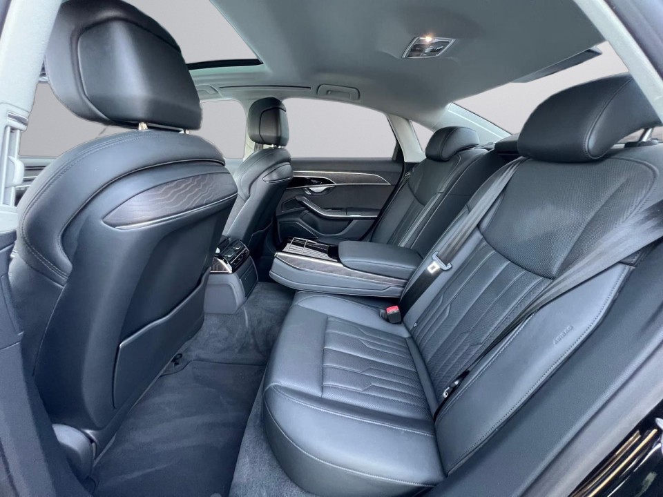 Audi A8 60 TFSIe Quattro - foto 7