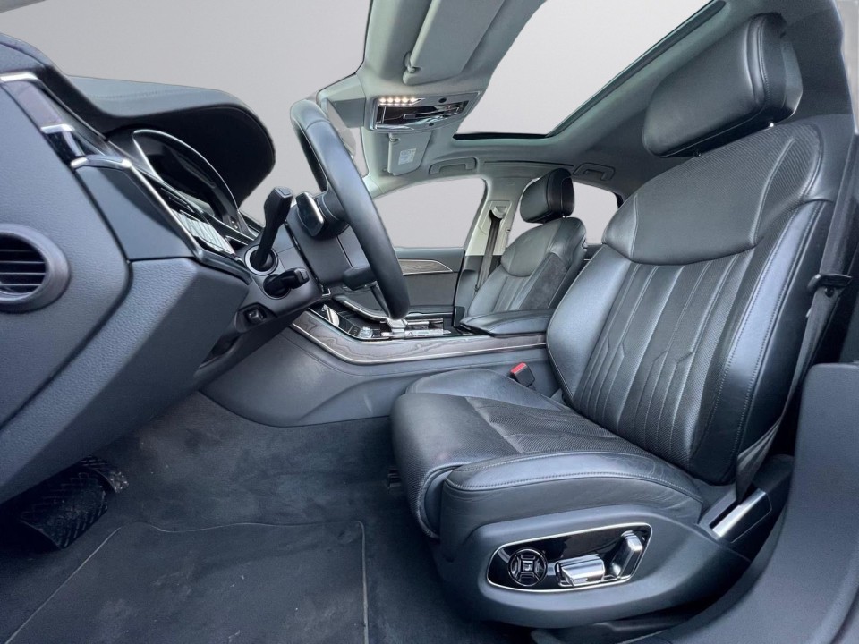 Audi A8 60 TFSIe Quattro - foto 8