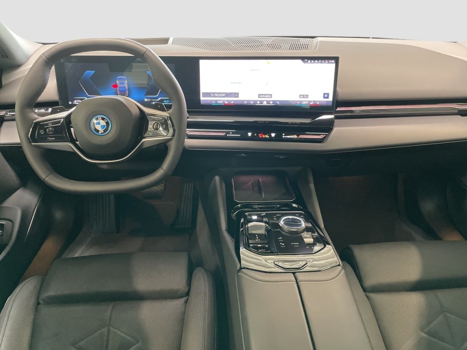 BMW Seria 5 530e - foto 7