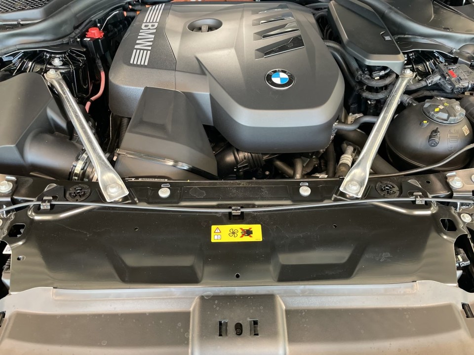 BMW Seria 5 530e - foto 13