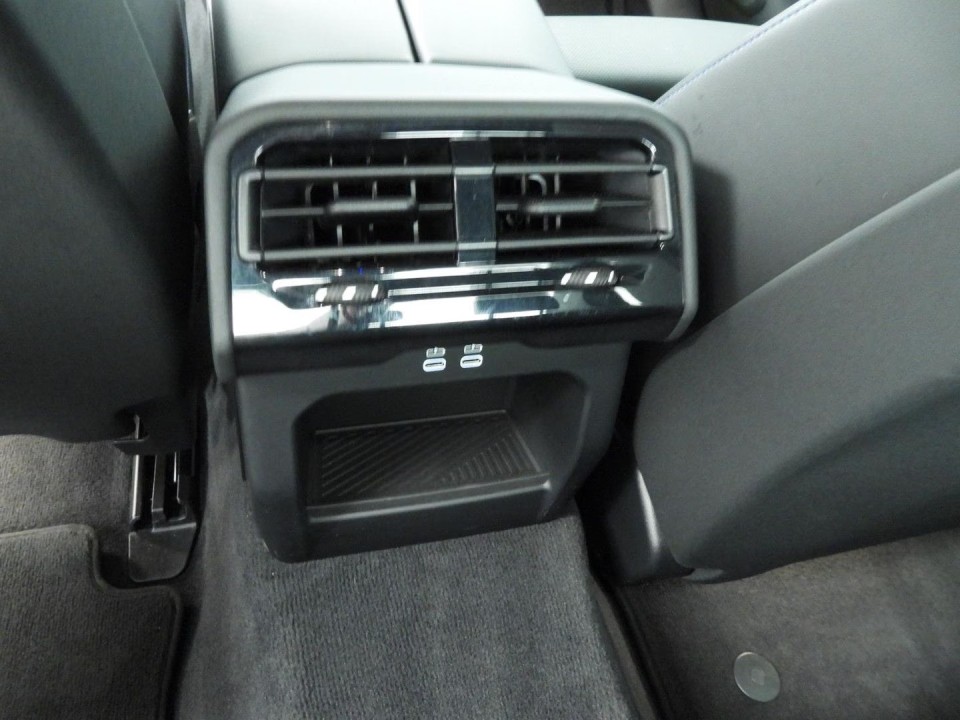BMW Seria 5 530e M-Sport - foto 19