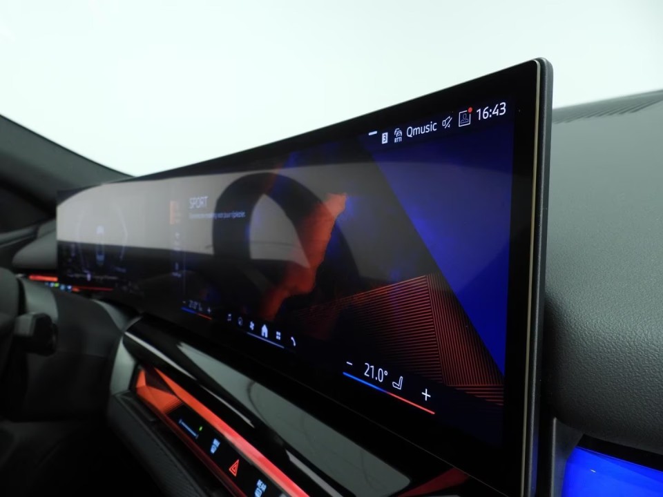 BMW Seria 5 530e M-Sport - foto 33