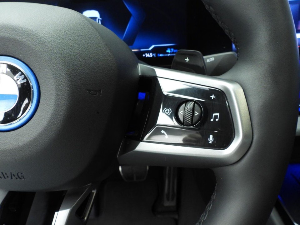 BMW Seria 5 530e M-Sport - foto 17