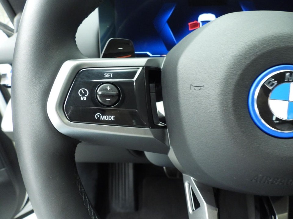 BMW Seria 5 530e M-Sport - foto 16