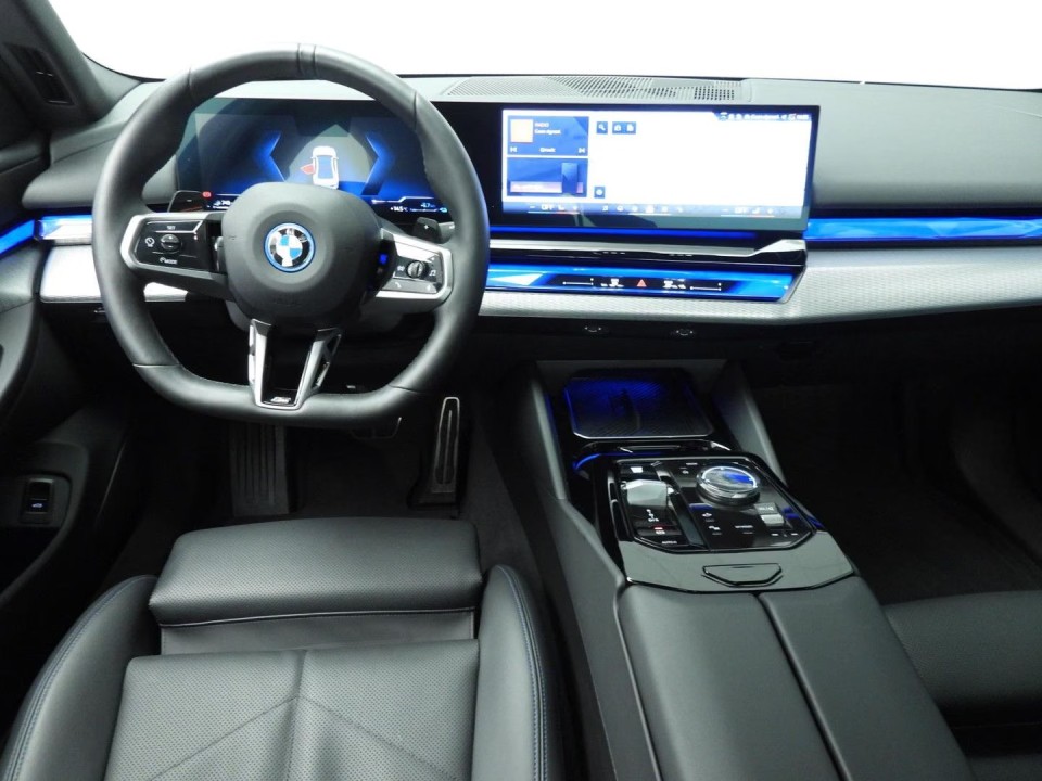 BMW Seria 5 530e M-Sport - foto 9