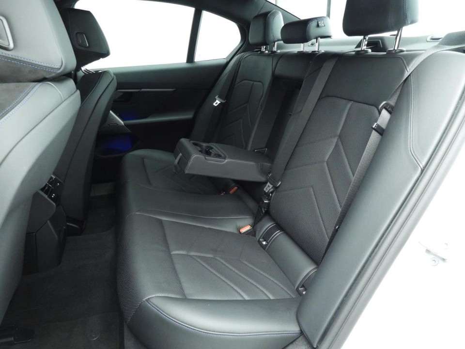 BMW Seria 5 530e M-Sport - foto 8