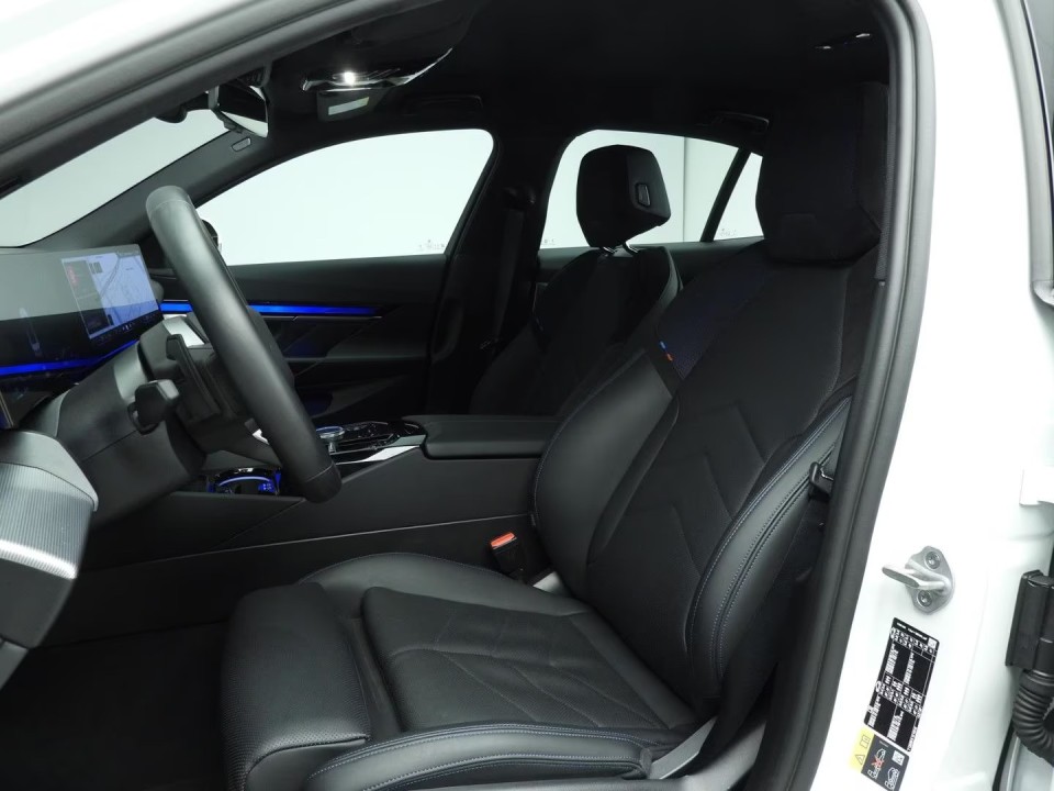 BMW Seria 5 530e M-Sport - foto 7