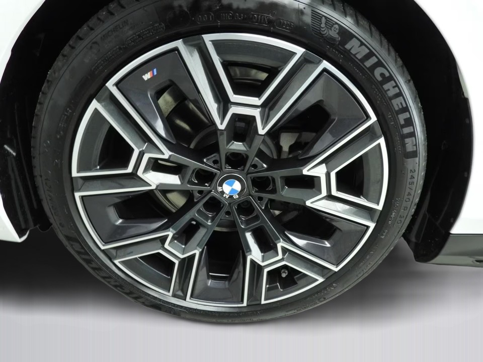 BMW Seria 5 530e M-Sport - foto 42