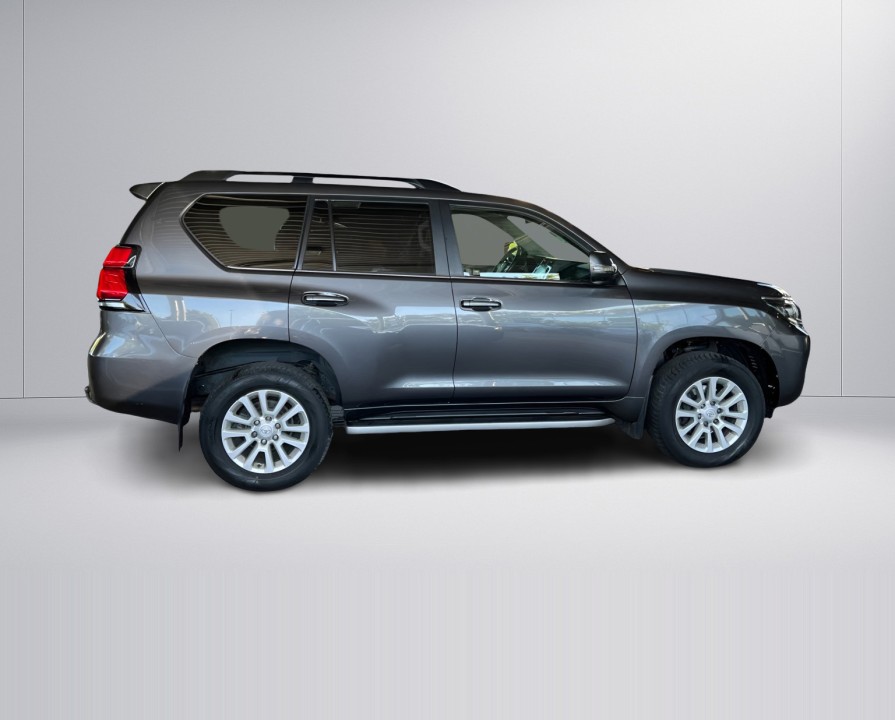 Toyota Land Cruiser Executive (2)