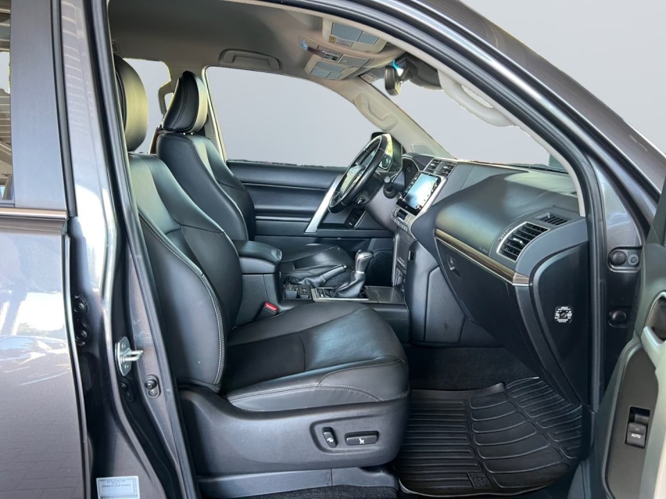 Toyota Land Cruiser Executive - foto 12