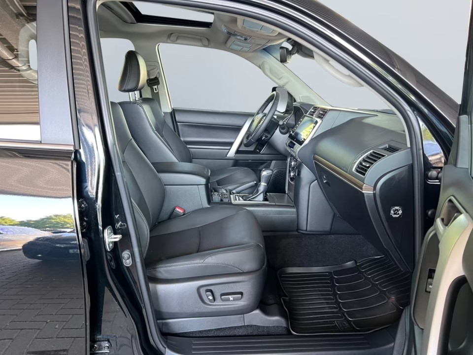 Toyota Land Cruiser Executive - foto 13