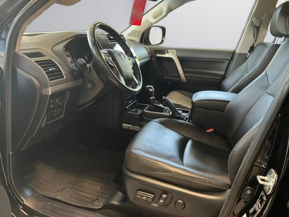 Toyota Land Cruiser - foto 6