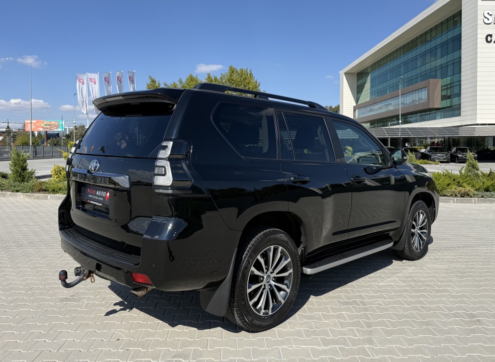 Toyota Land Cruiser (3)