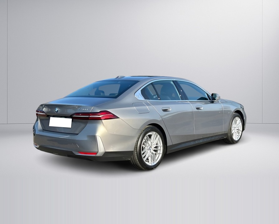BMW Seria 5 xDrive540d (2)