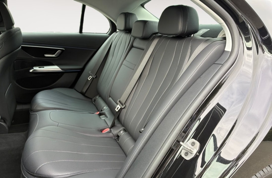 Mercedes-Benz E 450 4MATIC - foto 17