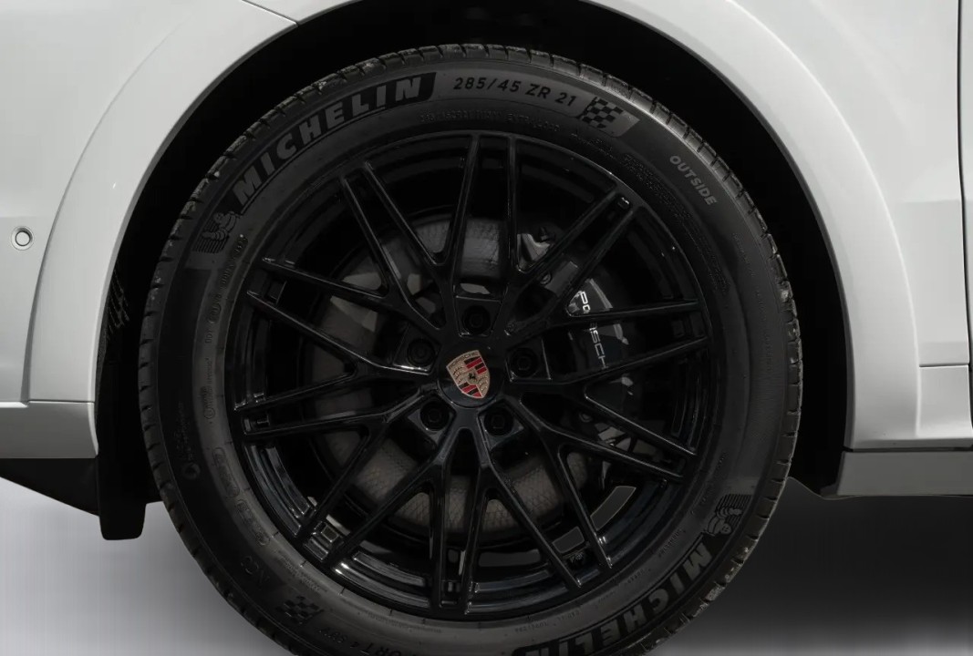 Porsche Cayenne Coupe E-Hybrid Black Edition - foto 32