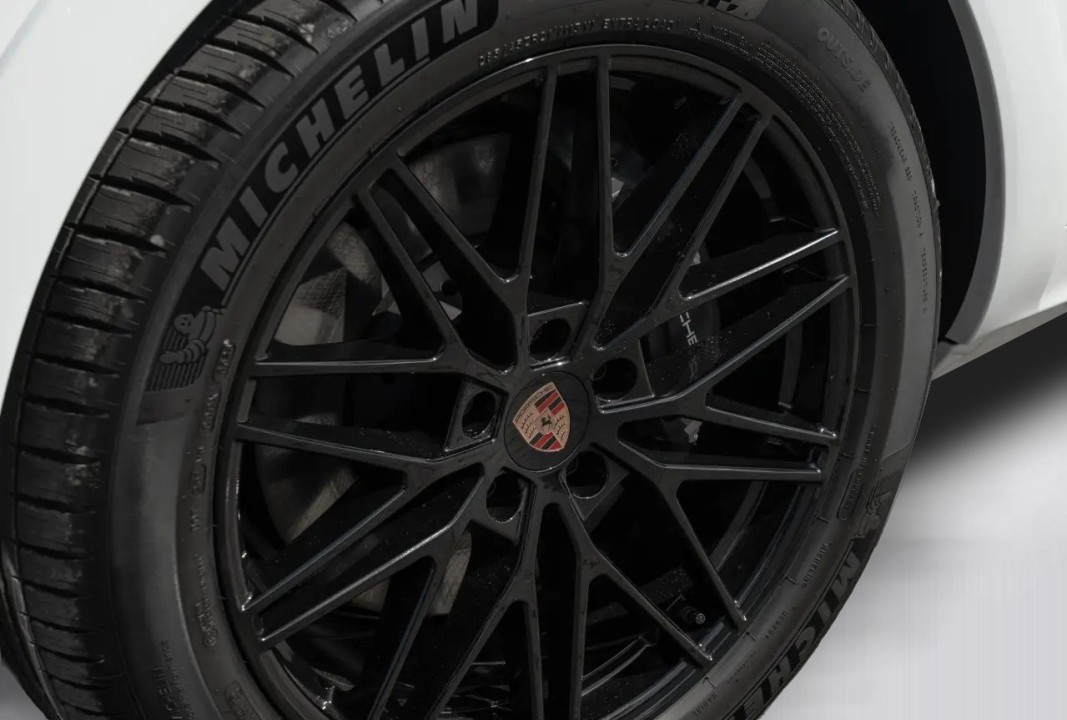 Porsche Cayenne Coupe E-Hybrid Black Edition - foto 33