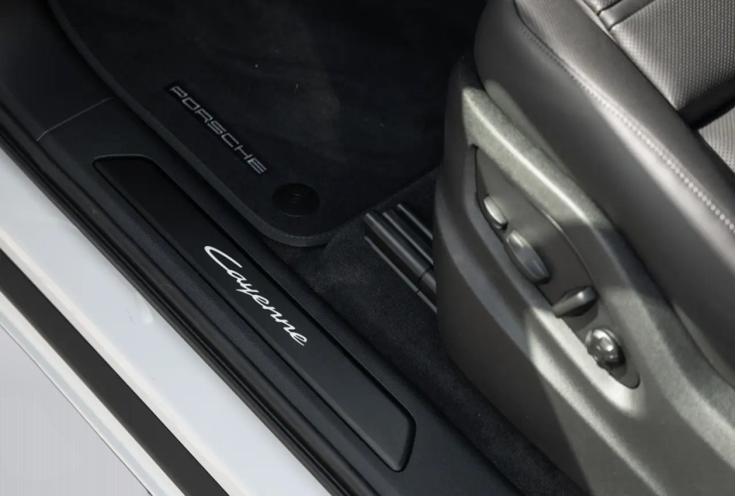 Porsche Cayenne Coupe E-Hybrid Black Edition - foto 26