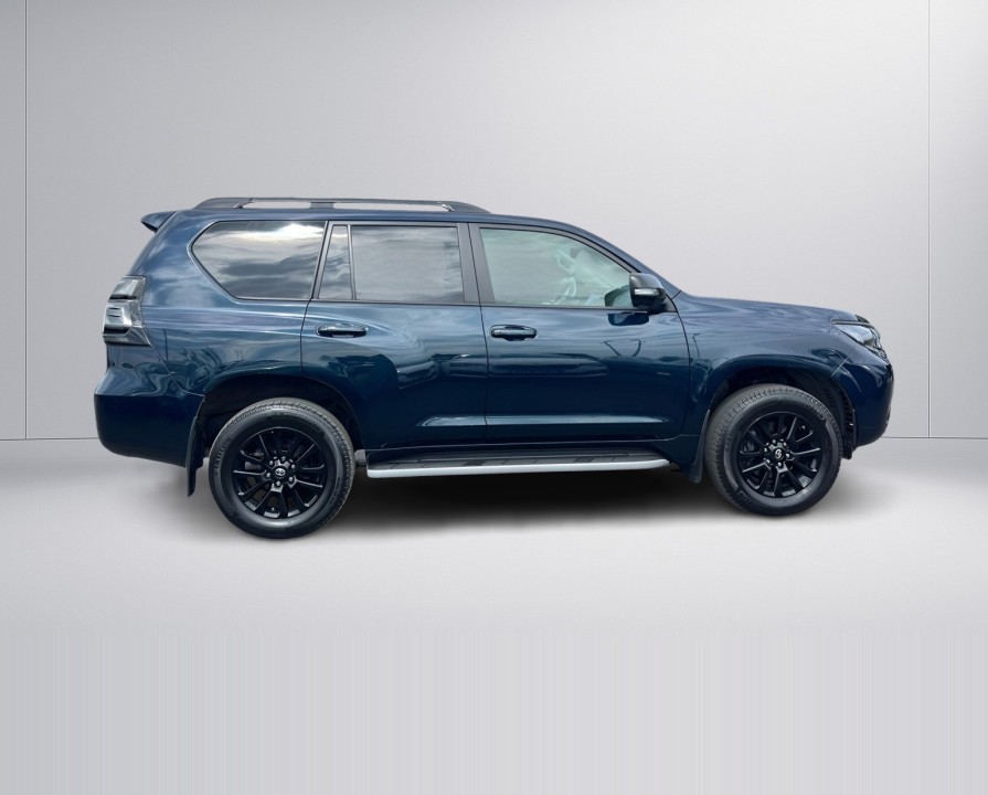 Toyota Land Cruiser Executive (2)