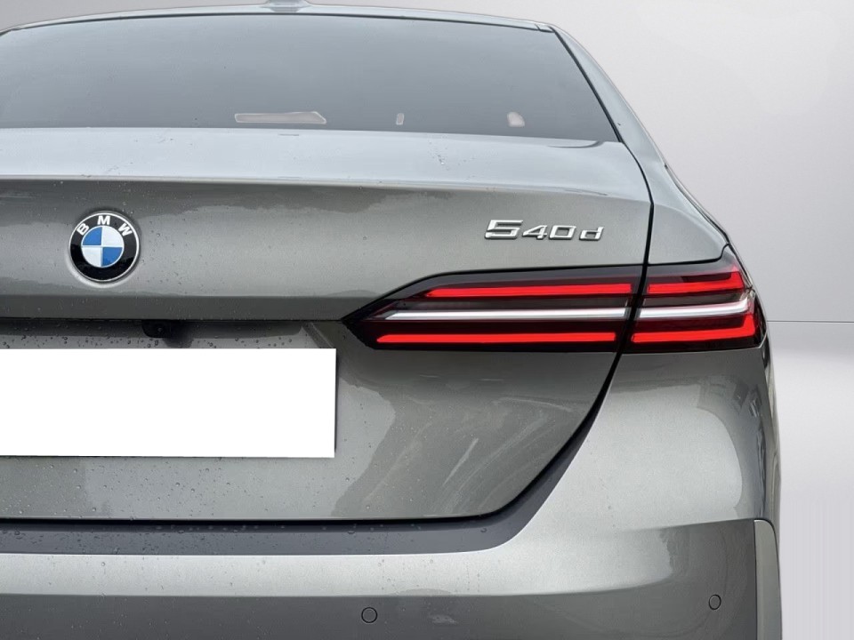 BMW Seria 5 xDrive540d - foto 13