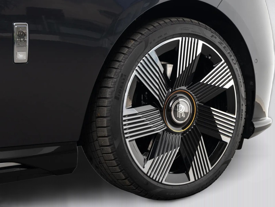 Rolls-Royce Spectre - foto 12