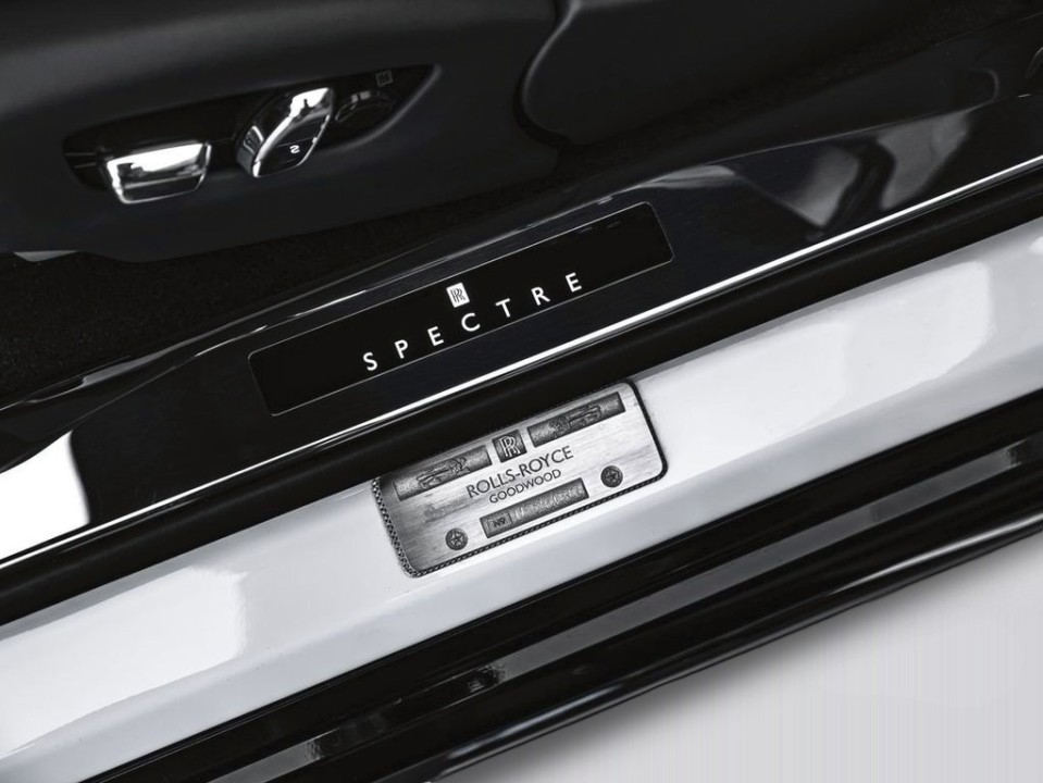 Rolls-Royce Spectre - foto 19