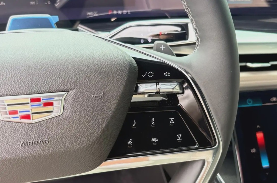 Cadillac Escalade Sport - foto 15