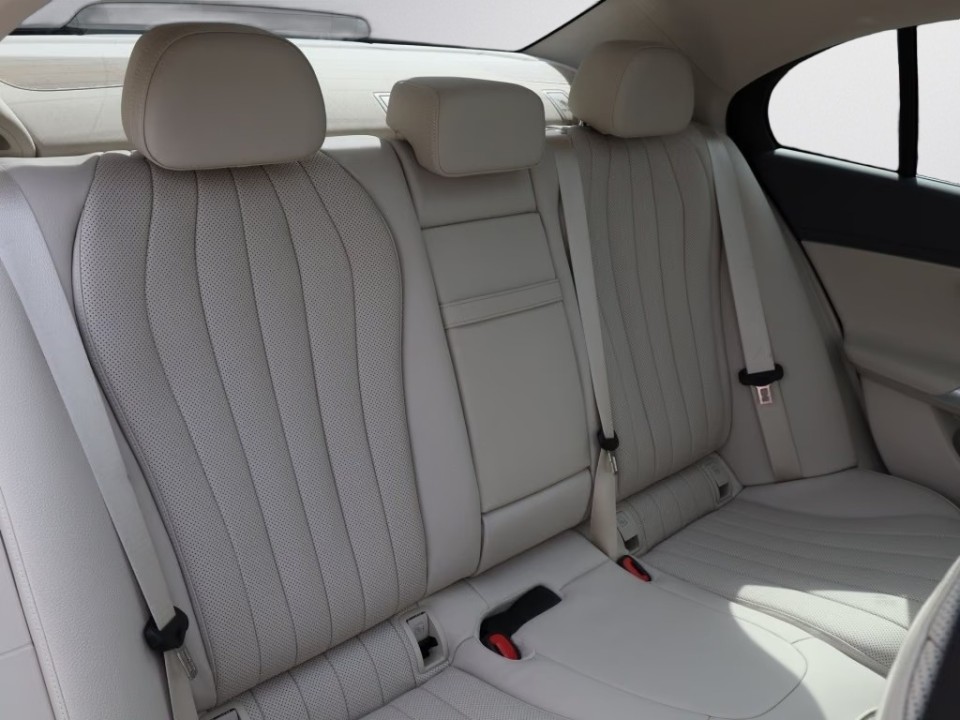Mercedes-Benz E 300de 4MATIC - foto 10