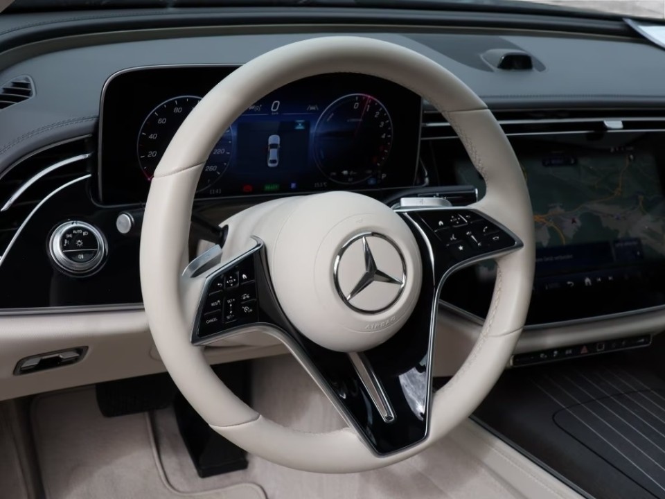Mercedes-Benz E 300de 4MATIC (3)