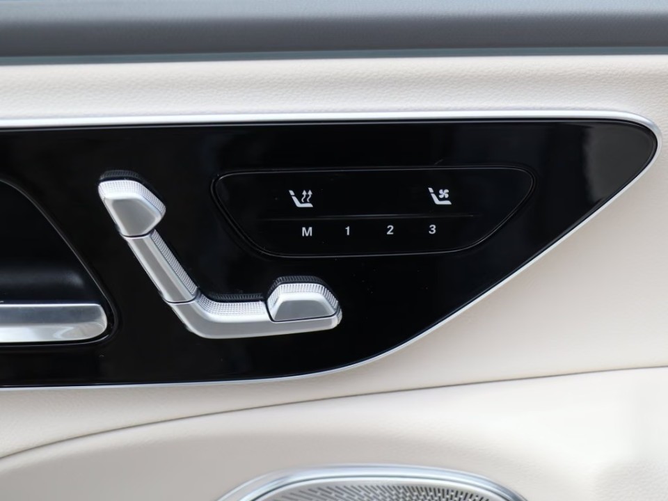 Mercedes-Benz E 300de 4MATIC - foto 12