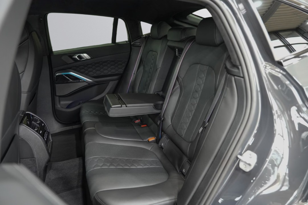 BMW X6 M Competition - foto 9