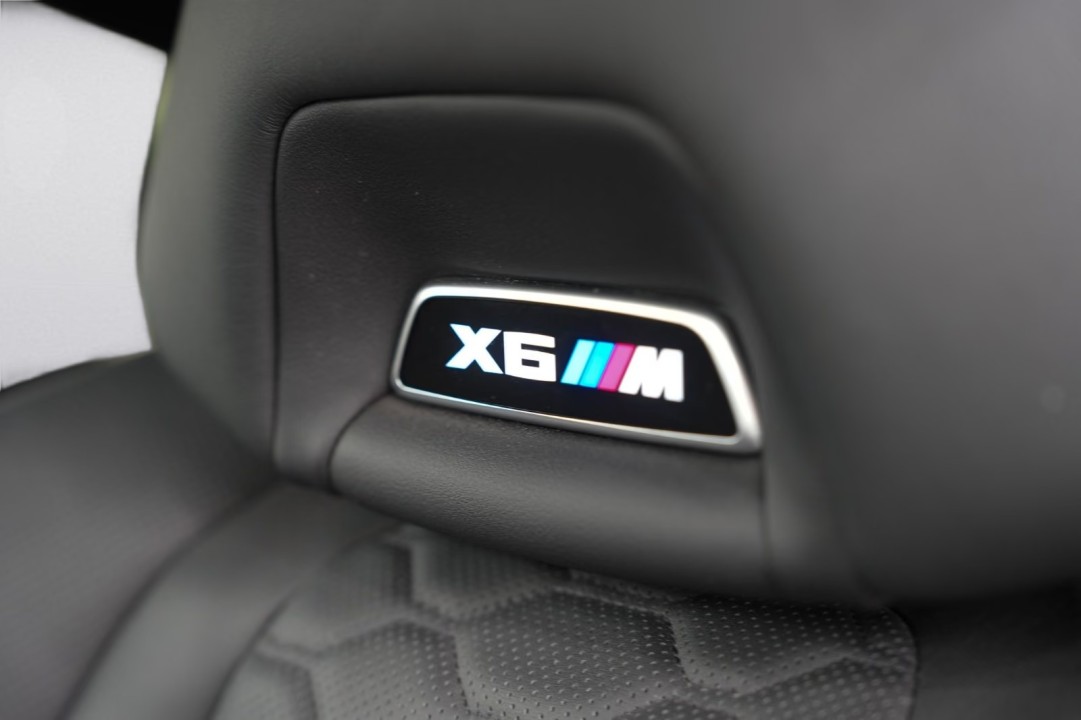 BMW X6 M Competition - foto 15