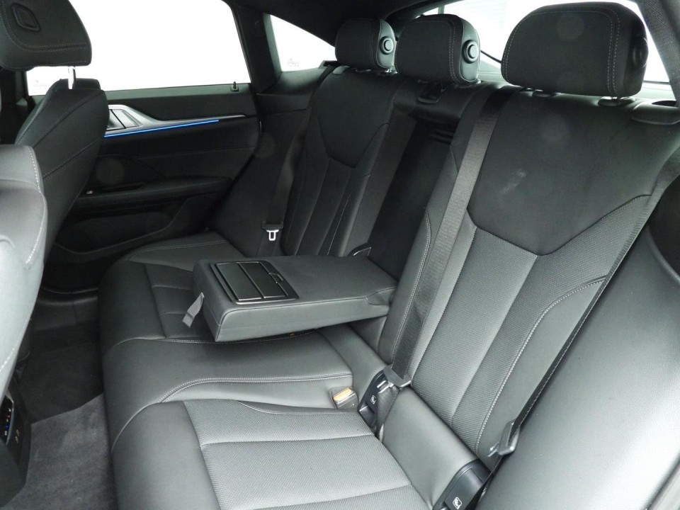 BMW 4 Series 2025 — imagine 18