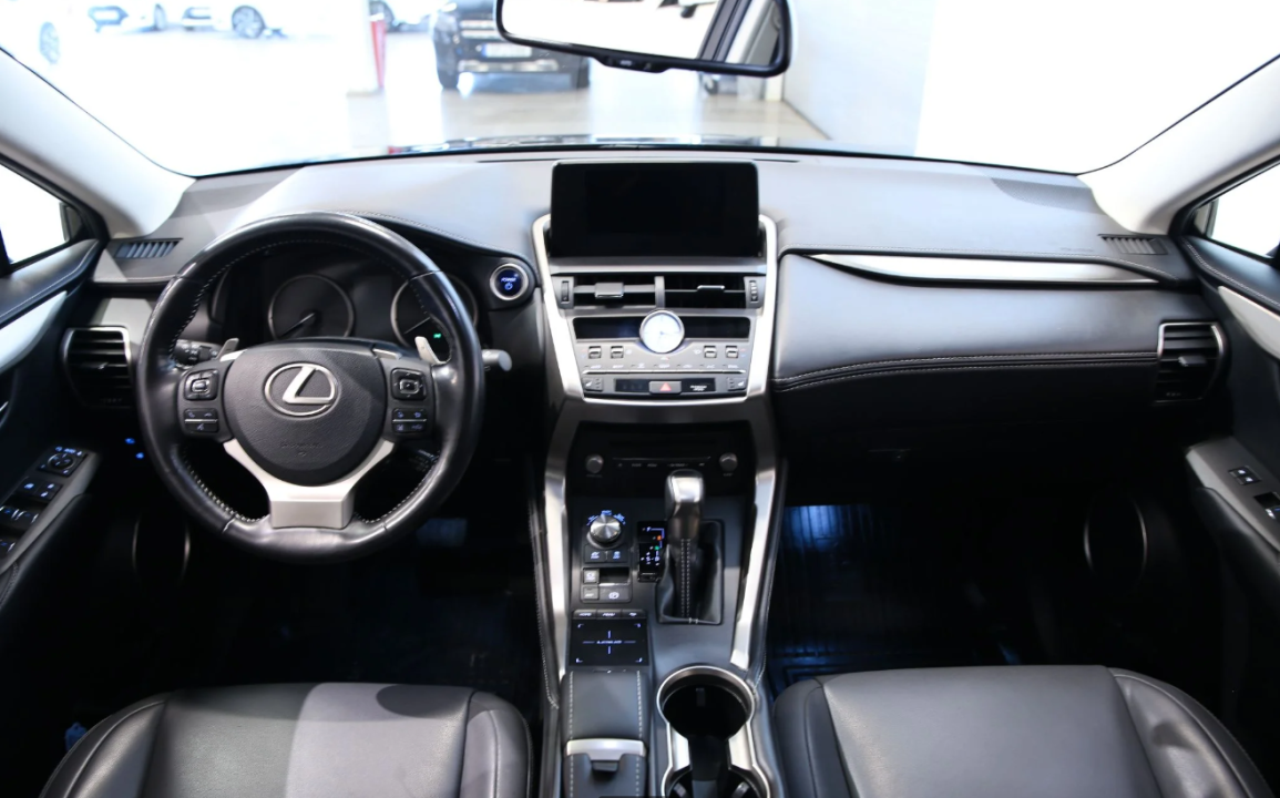 Lexus Seria NX 300h AWD Business (5)