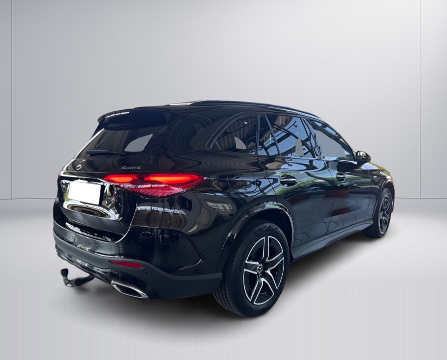 Mercedes-Benz GLC 300e 4MATIC AMG Line (2)