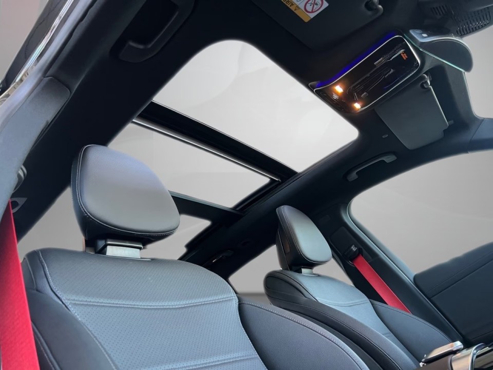Mercedes-Benz GLC 300e 4MATIC AMG Line - foto 17