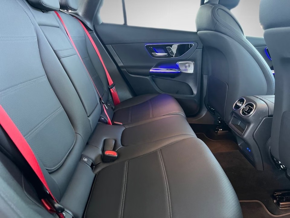 Mercedes-Benz GLC 300e 4MATIC AMG Line - foto 11