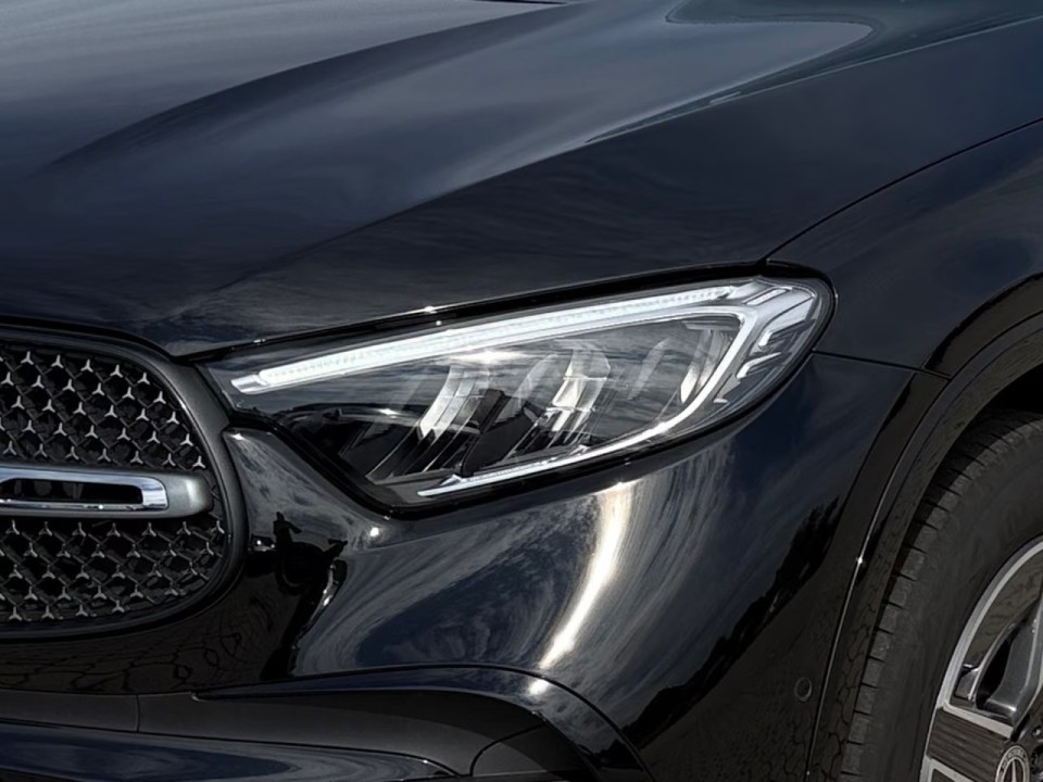 Mercedes-Benz GLC 300e 4MATIC AMG Line - foto 24
