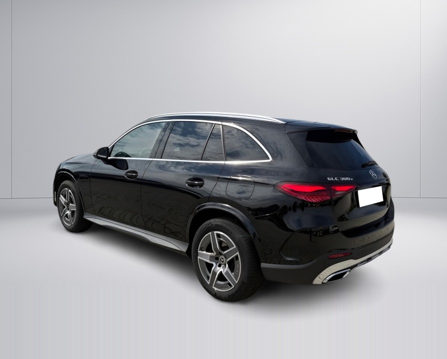 Mercedes-Benz GLC 300e 4MATIC AMG Line (5)