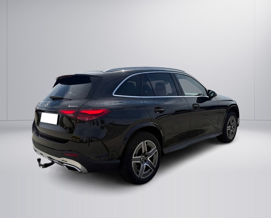Mercedes-Benz GLC 300e 4MATIC AMG Line (3)