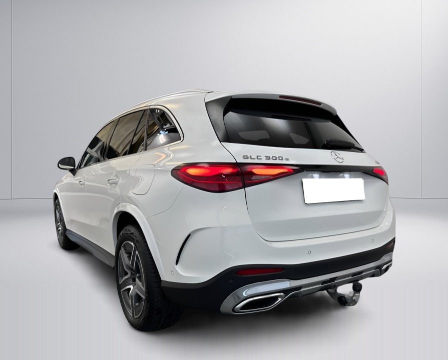 Mercedes-Benz GLC 300e 4MATIC AMG Line (3)